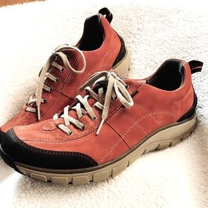 clarks go walk shoes